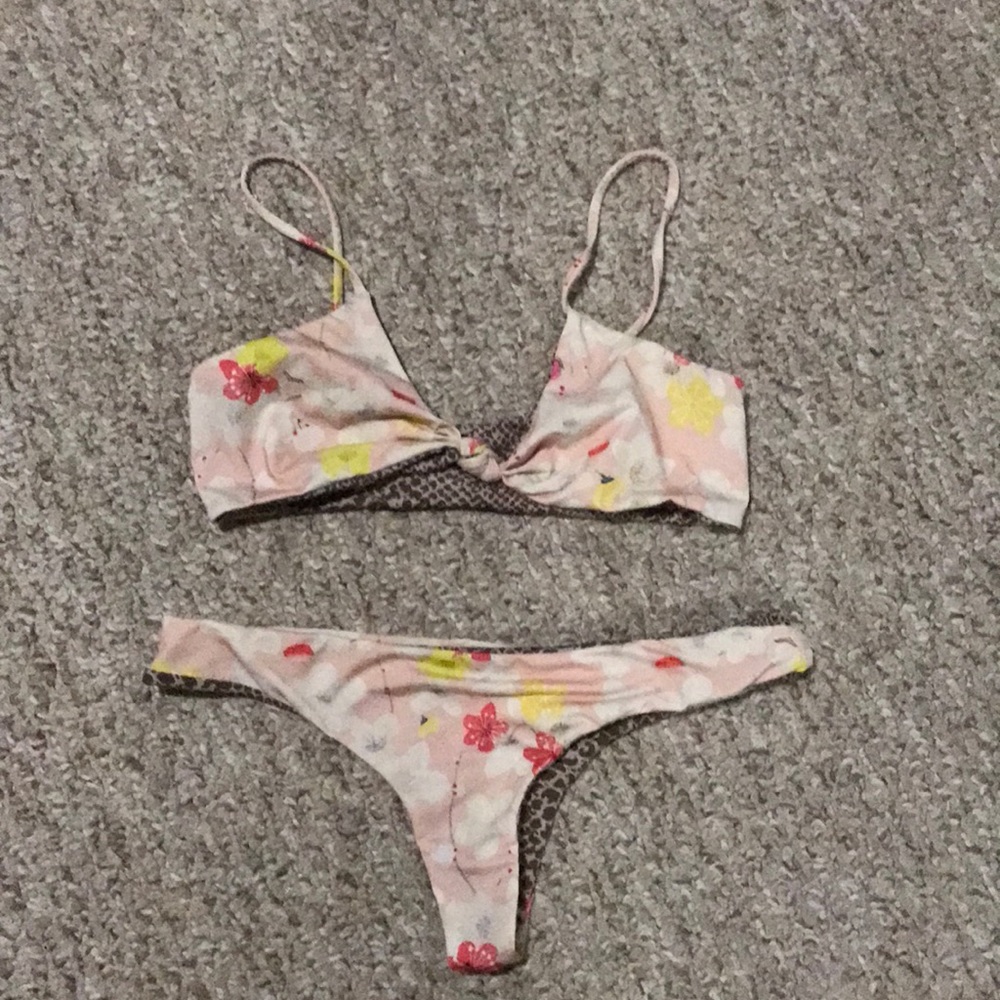 🌸SOLD!!! Acacia cherry blossom set 🌸SOLD!
